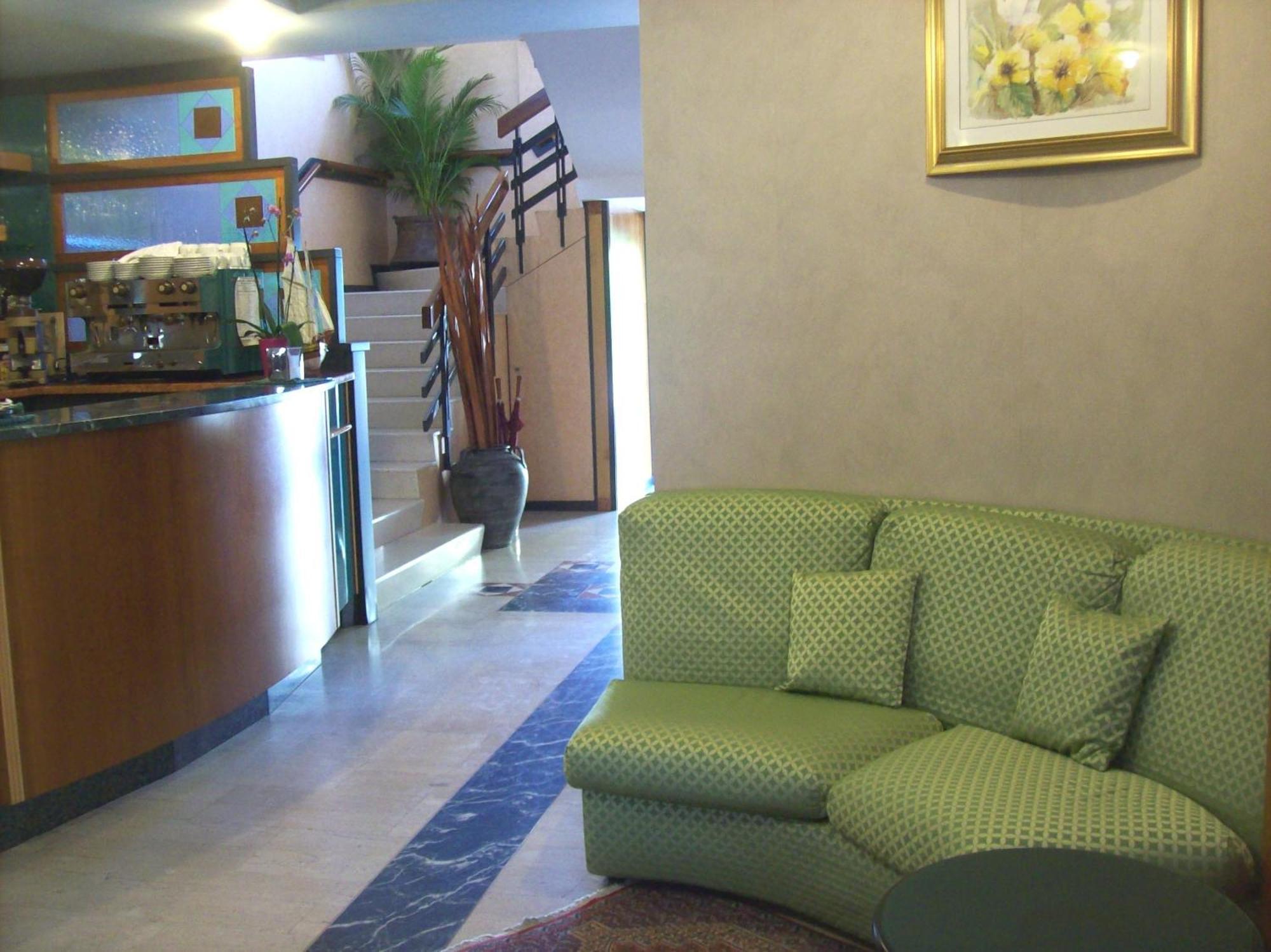 Hotel Sole Джулианова Екстериор снимка